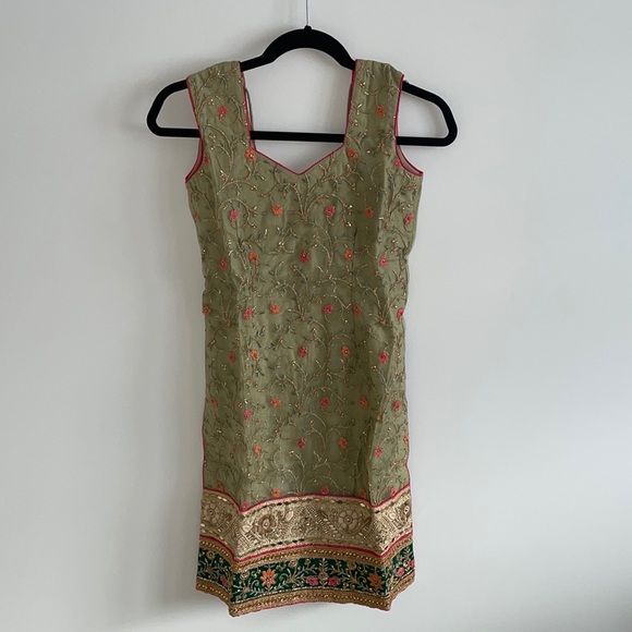 Indian Suit NWOT - Picture 2 of 9